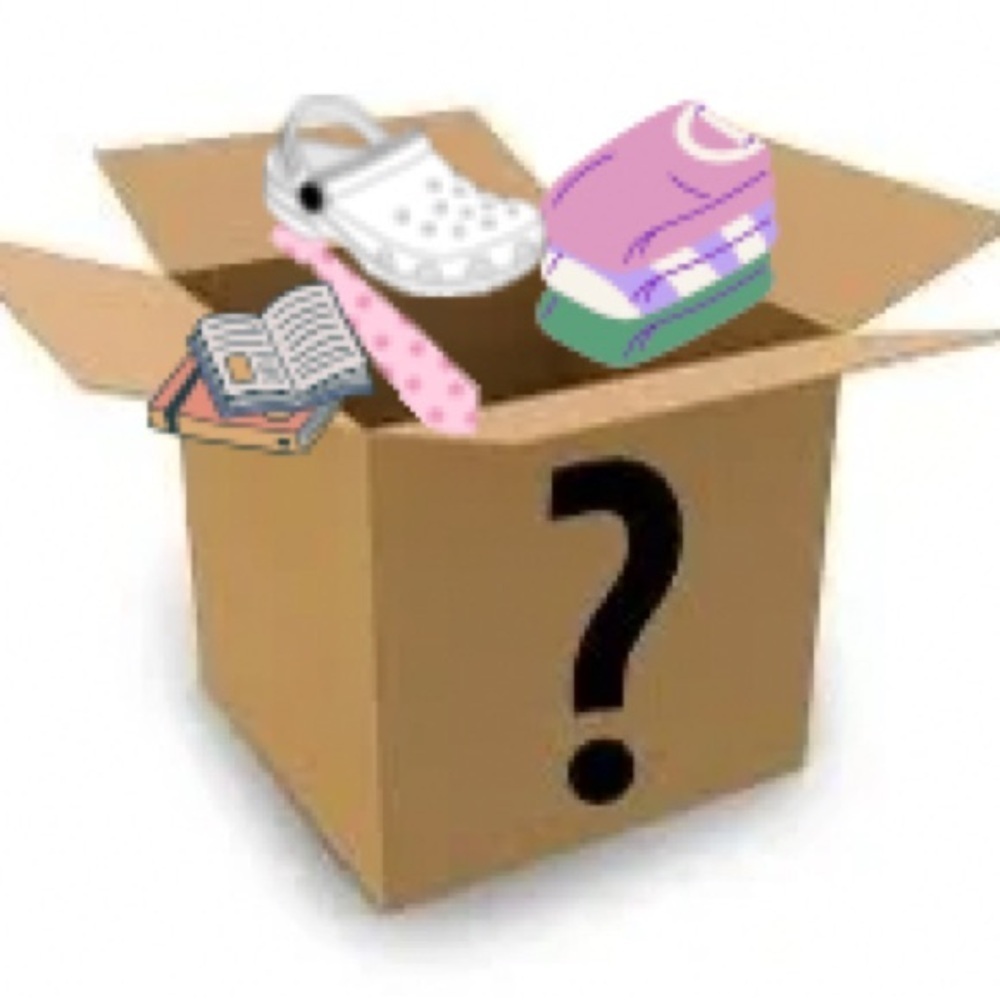 $30 WOMENS mystery box ($100 worth!)